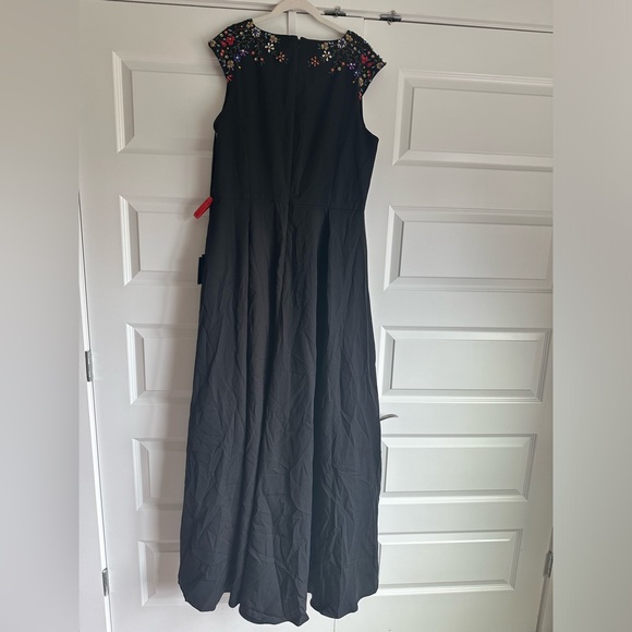 Mac Duggal 26540 Black Floral Beaded Shoulder Cap Sleeve Floral Gown Size 14 NWT - Picture 8 of 9